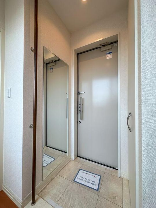 東京都大田区西蒲田3(マンション)の賃貸物件の玄関