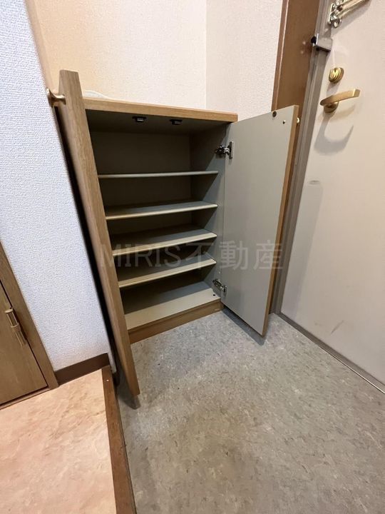 リバースクエア103の玄関