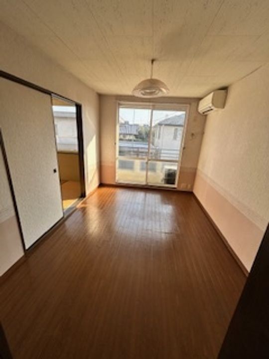 メゾン清里二番館Aの居間