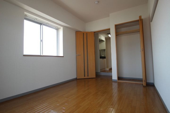 サンローレル串戸の居間