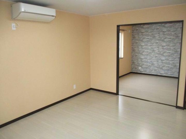 コスモアベニュー末広の居間