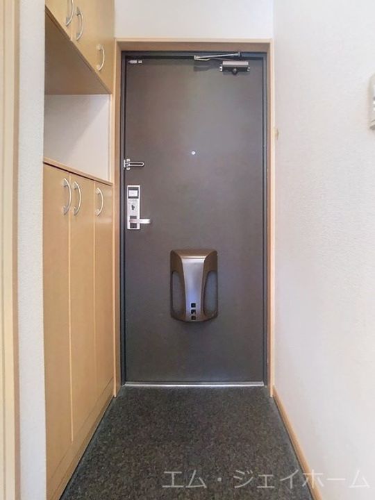 クオリティパレスの玄関