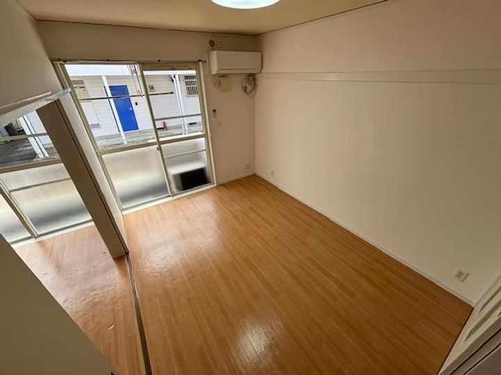 ジュネスオシダの居間