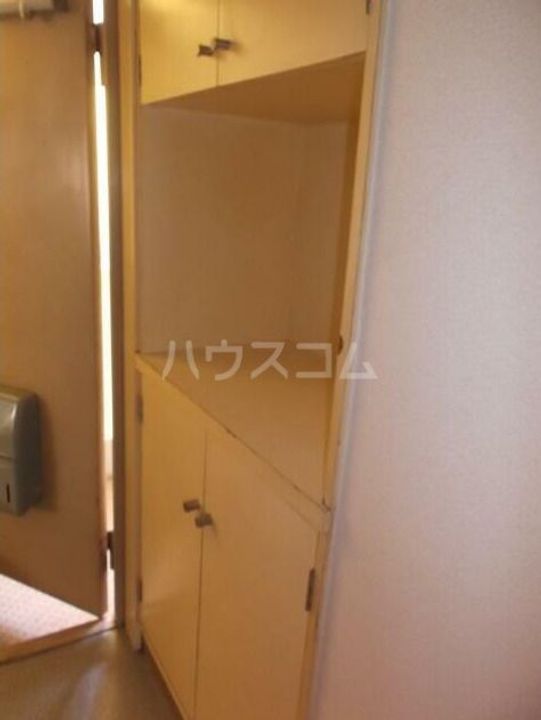 パレ・ドール中野の玄関