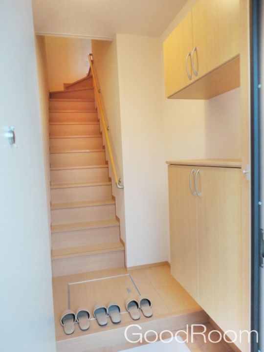 徳島県小松島市横須町(アパート)の賃貸物件の玄関