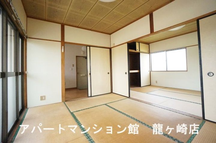 コーポタケウチの居間