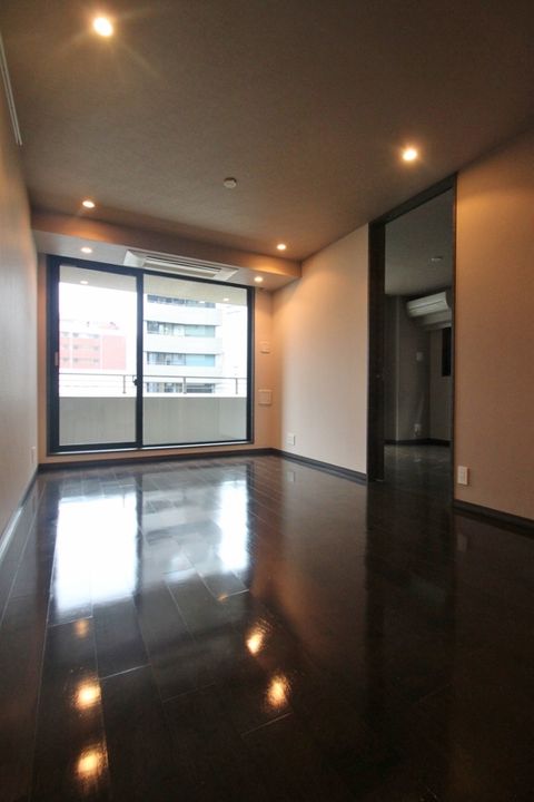 東京都千代田区神田小川町3(マンション)の賃貸物件の居間