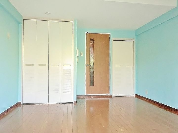 キューブ豊里の居間