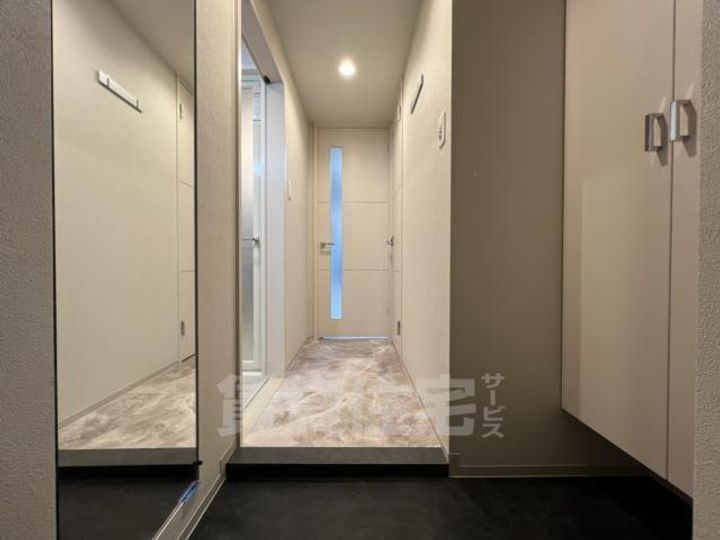 コーナーストーンの玄関