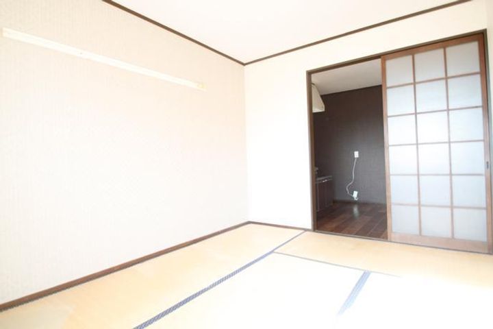 フレグランス伊東(管理外)の居間