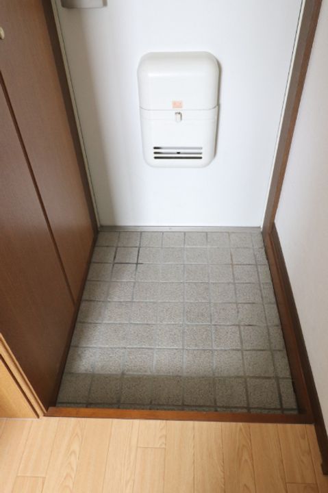 コンフォート東中島の玄関