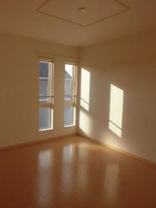 ラルジュグリーンFの居間