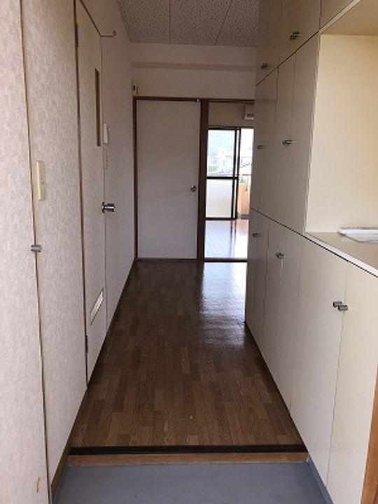 ロジュマンかぬきの玄関