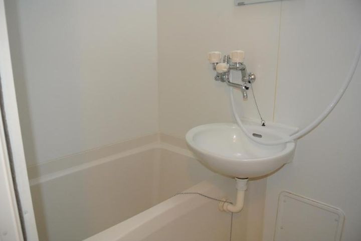 レオパレスエリアピースはやしの風呂