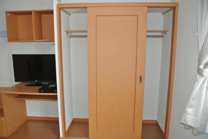 レオパレスエリアピースはやしの内装