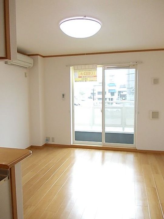 岐阜県岐阜市花沢町4(アパート)の賃貸物件の居間