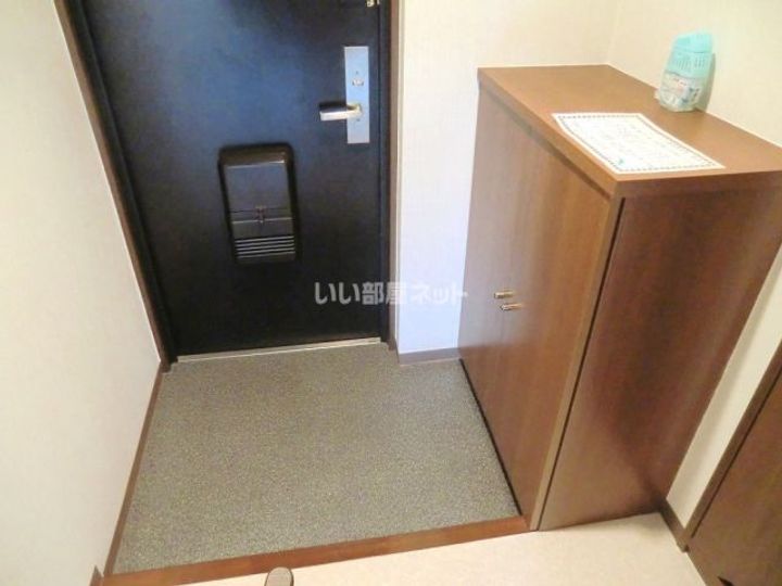 エスポワール桃栄の玄関