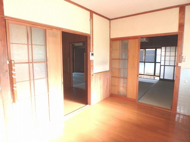 三重県松阪市大石町(一戸建)の賃貸物件の居間