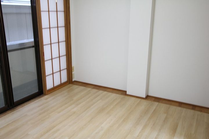 シャルム城西の居間