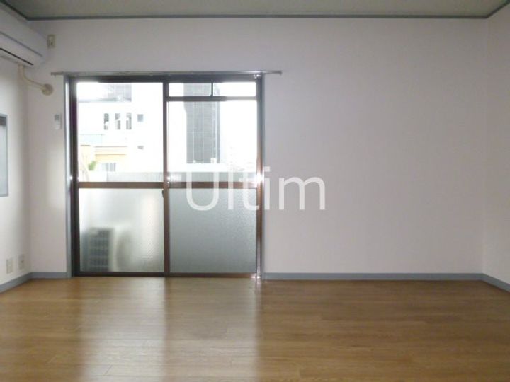 マンション稲垣の居間