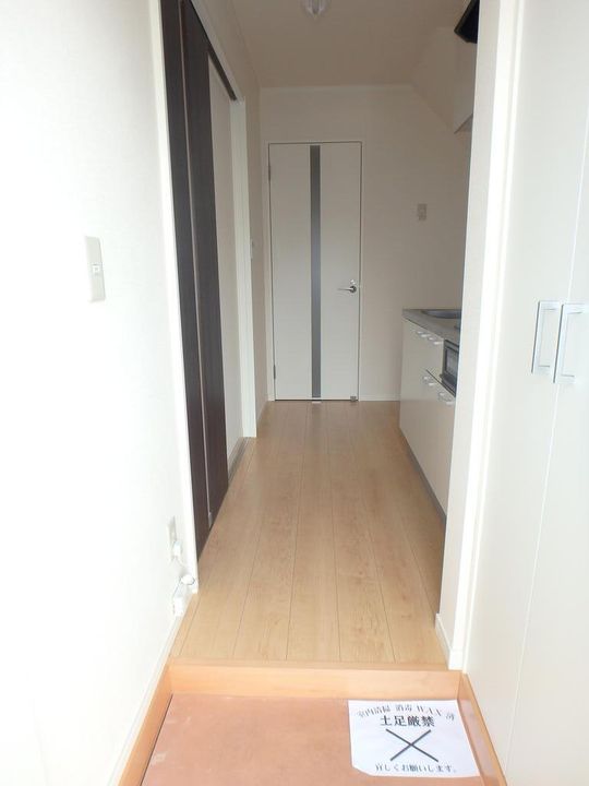 トラムB棟の玄関