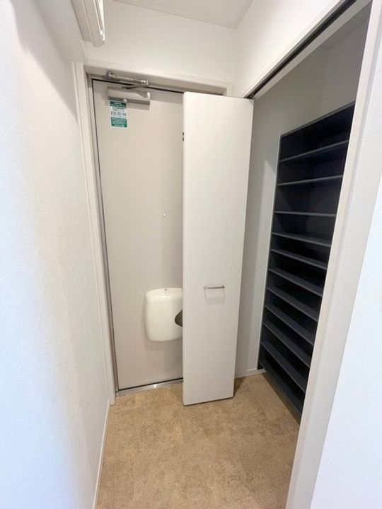ル プティ エタンの玄関