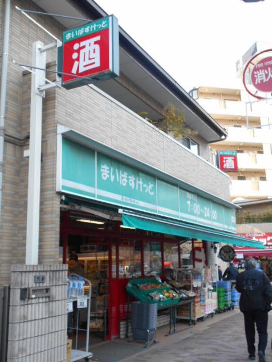ル プティ エタンの周辺