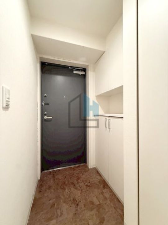 グランディールNAMBAの玄関