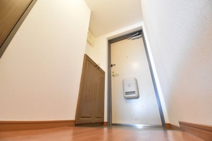 群馬県前橋市西片貝町2(マンション)の賃貸物件の玄関