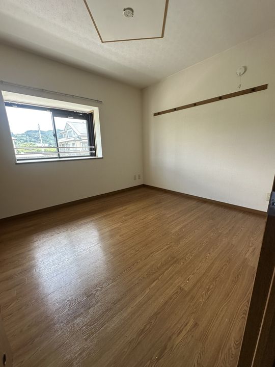 ヴェルドミール五和IIの居間