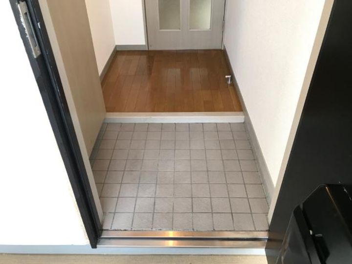 千葉県四街道市めいわ1(マンション)の賃貸物件の玄関