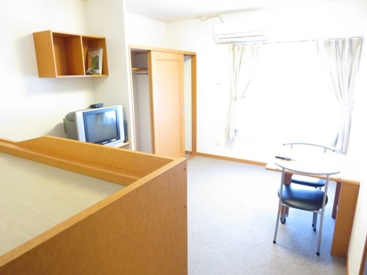 沖縄県糸満市字兼城(アパート)の賃貸物件の居間