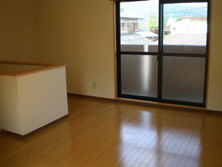 静岡県裾野市佐野(一戸建)の賃貸物件の居間