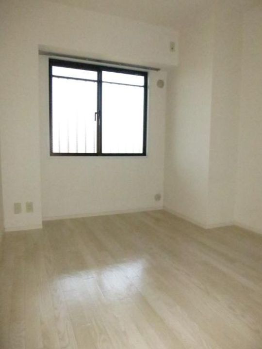 埼玉県蕨市錦町2(マンション)の賃貸物件の居間