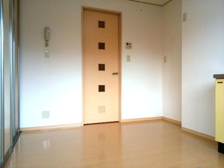 新潟県長岡市石動町(アパート)の賃貸物件の居間