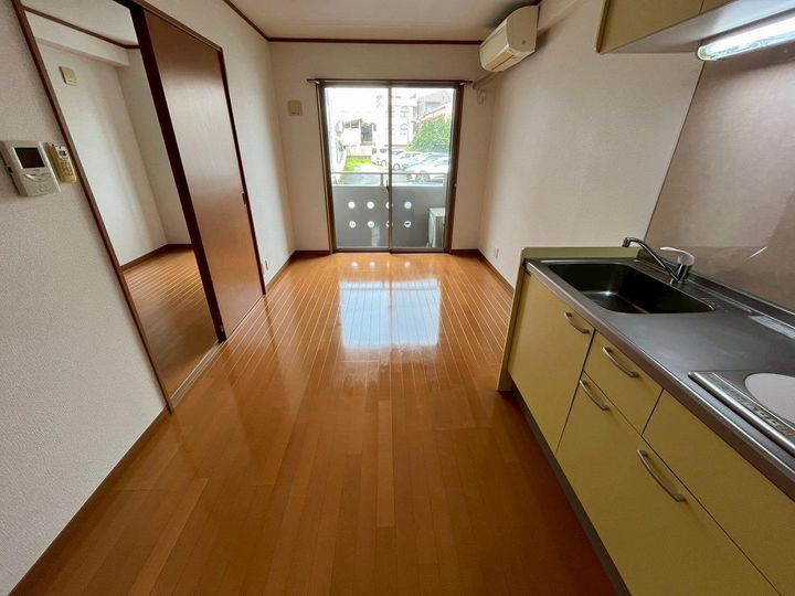 鹿児島県鹿児島市下荒田3(マンション)の賃貸物件の居間