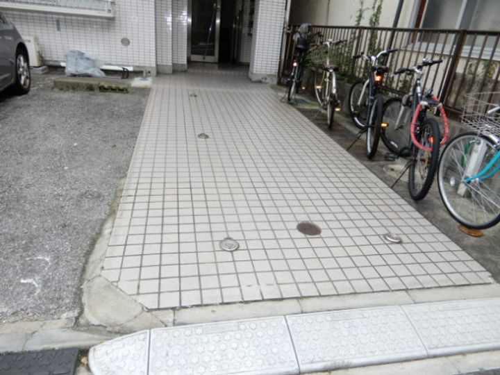 ベルメゾン片岡の地図