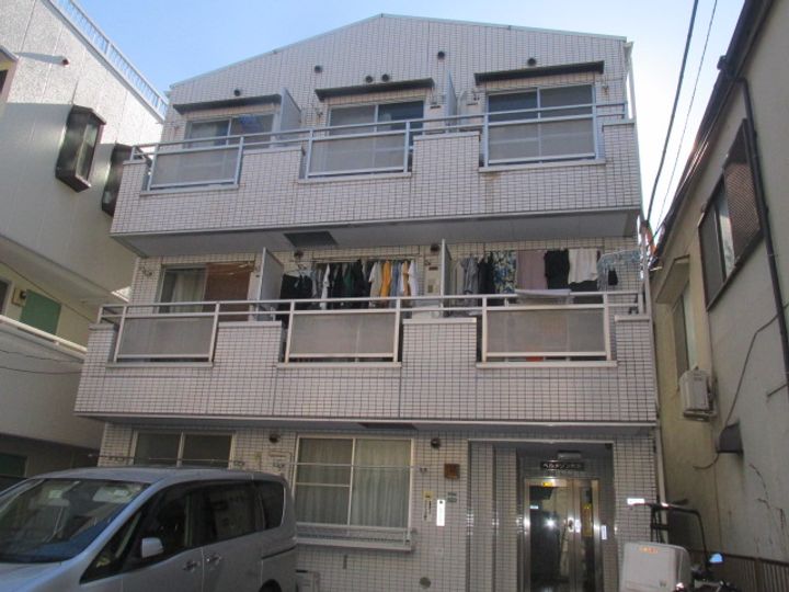 ベルメゾン片岡の外観