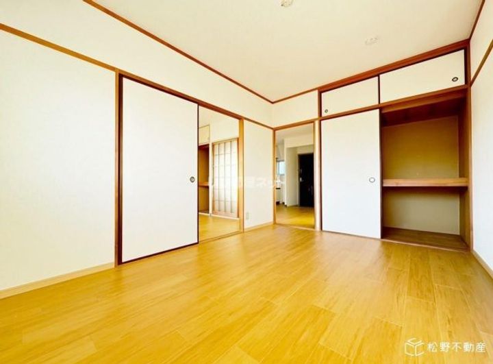 ハイム・トシの居間