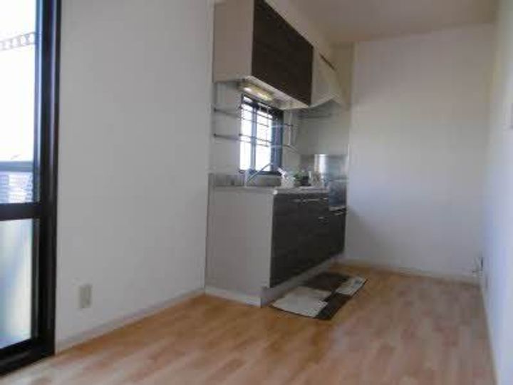 コスモタウン森岡 D棟のキッチン