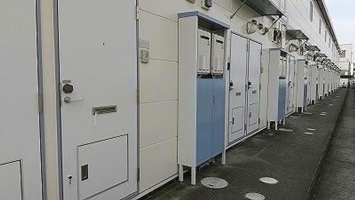 レオパレスメルベーユの玄関