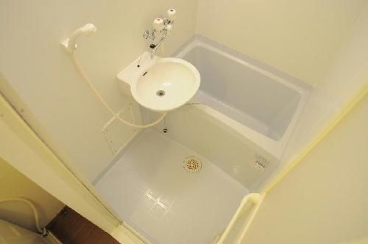 レオパレスメルベーユの風呂
