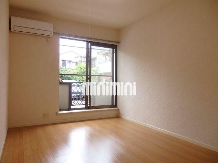 ヴィラウィスタリアの居間