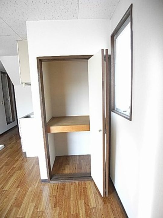 パレドール駅東の内装