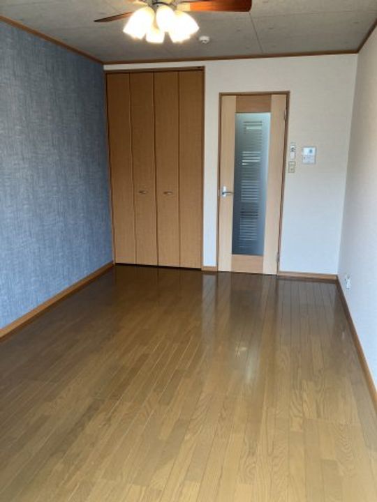 シャトーブリリアントの居間