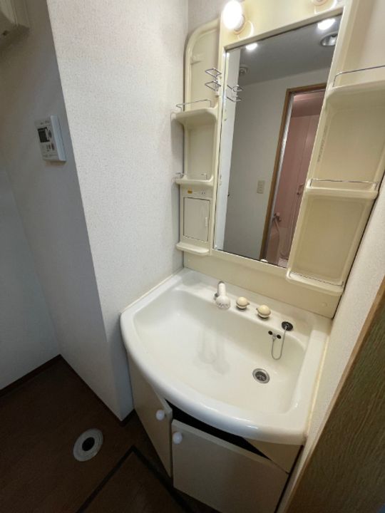 アラモードIの内装