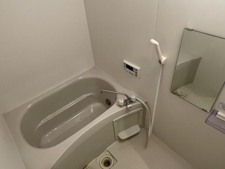 アスコット薬師堂西の風呂