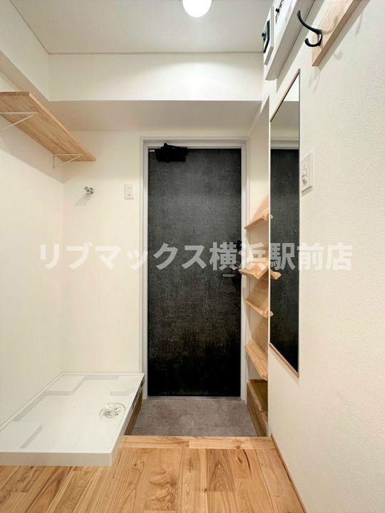 神奈川県横浜市神奈川区西神奈川1(マンション)の賃貸物件の玄関