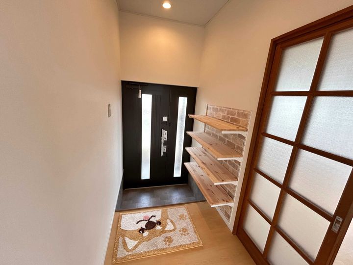 静岡県沼津市中沢田(一戸建)の賃貸物件の玄関