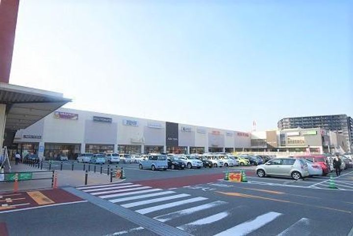 ギャラン菅原の周辺